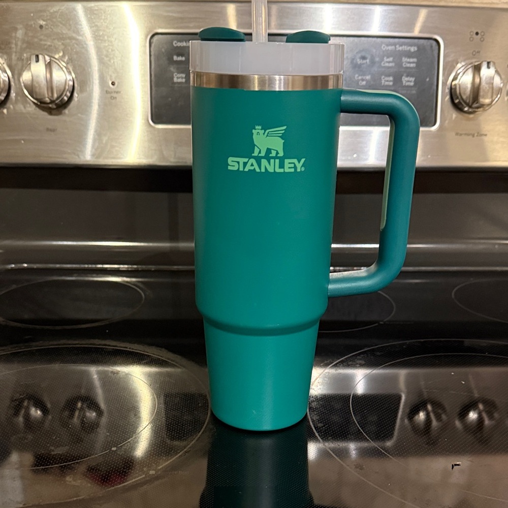 Stanley Alpine Green Insulated Travel Mug with Handle 30oz